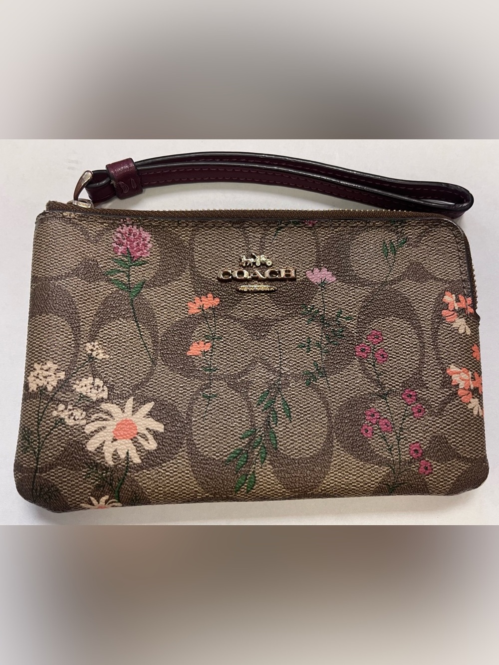 Coach C8732 Signature Canvas Wildflower Floral Corner Zip Wristlet - Picture 1 of 8
